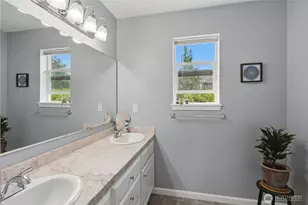 2484 Soundview Dr NE, Bainbridge Island, WA 98110 - Photo 29