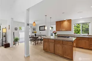 2484 Soundview Dr NE, Bainbridge Island, WA 98110 - Photo 9