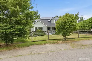 2484 Soundview Dr NE, Bainbridge Island, WA 98110 - Photo 15