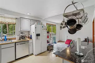 11122 27th Dr SE, Everett, WA 98208 - Photo 9