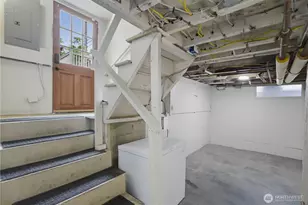 2412 2nd Ave W, Seattle, WA 98119 - Photo 19