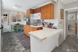 919 6th Ave S, Edmonds, WA 98020 - Photo 9