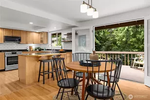 11220 NE Parkhill Pl, Bainbridge Island, WA 98110 - Photo 15