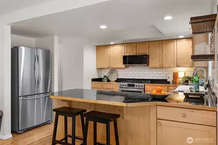 11220 NE Parkhill Pl, Bainbridge Island, WA 98110 - Photo 17