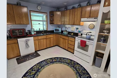 8823 Old Highway 99 SE, Tumwater, WA 98501 - Photo 15