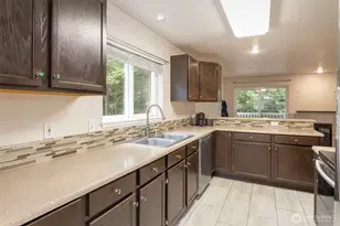 1307 NW Slate Ln, Silverdale, WA 98383 - Photo 9