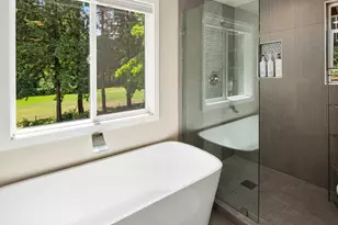 14045 NE 61st St, Redmond, WA 98052 - Photo 23