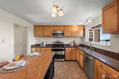 407 Veralene Wy SW, Everett, WA 98203 - Photo 9