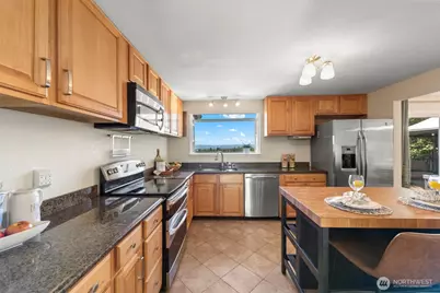407 Veralene Wy SW, Everett, WA 98203 - Photo 7