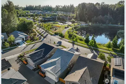 19110 Trilogy Parkway E, Bonney Lake, WA 98391 - Photo 3