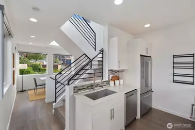 1208 W Emerson Street, Seattle, WA 98119 - Photo 11