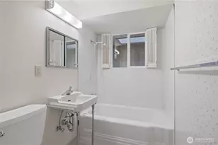 7025 43rd Ave NE, Seattle, WA 98115 - Photo 13