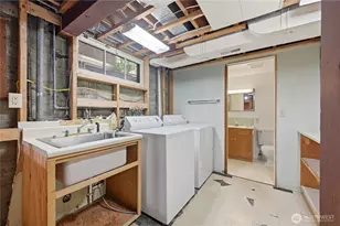 7025 43rd Ave NE, Seattle, WA 98115 - Photo 17