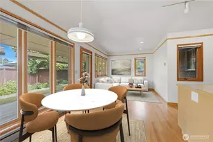 7025 43rd Ave NE, Seattle, WA 98115 - Photo 9