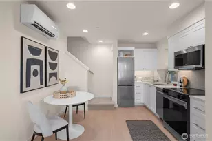 9223B Densmore Ave N, Seattle, WA 98103 - Photo 9