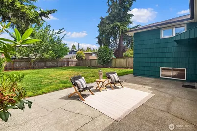 12742 Palatine Avenue N, Seattle, WA 98133 - Photo 23