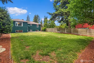 12742 Palatine Avenue N, Seattle, WA 98133 - Photo 25