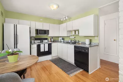 12742 Palatine Avenue N, Seattle, WA 98133 - Photo 9