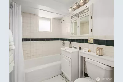 12742 Palatine Avenue N, Seattle, WA 98133 - Photo 21