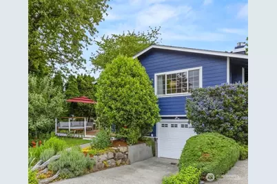 3238 Walnut Avenue SW, Seattle, WA 98116 - Photo 1