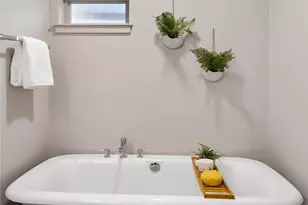2424 NW 62nd St, Seattle, WA 98107 - Photo 31