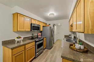 17211 NE 45th St, Redmond, WA 98052 - Photo 7