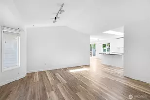 7815 NE 167th St, Kenmore, WA 98028 - Photo 9