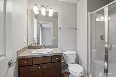 21384 NE 9th Place, Sammamish, WA 98074 - Photo 19