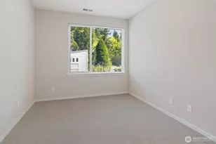 8586 121st Pl SE, Newcastle, WA 98056 - Photo 31