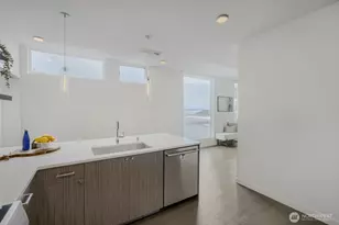 2573 13th Ave W, Seattle, WA 98119 - Photo 9