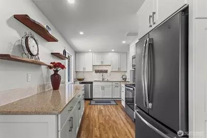 29718 3rd Avenue S, Federal Way, WA 98003 - Photo 9