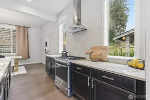 15249 NE Woodland Pl, Woodinville, WA 98072 - Photo 15