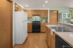 4256 255th Pl SE, Sammamish, WA 98029 - Photo 15
