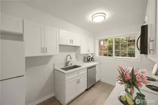 12211 SE 59th St, Bellevue, WA 98006 - Photo 9