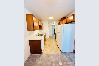 5631 Highway Place #10, Everett, WA 98203 - Photo 5