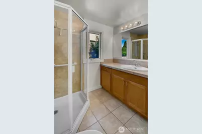 9118 Linden Avenue N, Seattle, WA 98103 - Photo 11
