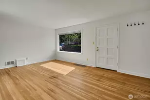 9118 Linden Ave N, Seattle, WA 98103 - Photo 5