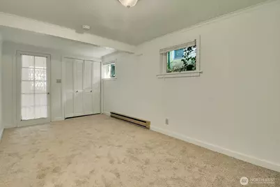 9118 Linden Avenue N, Seattle, WA 98103 - Photo 27