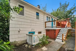 9118 Linden Ave N, Seattle, WA 98103 - Photo 17