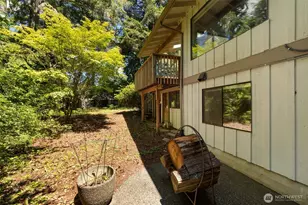 31 E Village View Dr, Allyn, WA 98524 - Photo 29