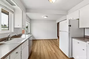 710 127th St S, Tacoma, WA 98444 - Photo 9