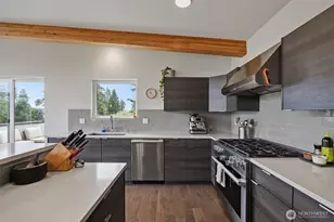 9007 Sand Point Way NE, Seattle, WA 98115 - Photo 23