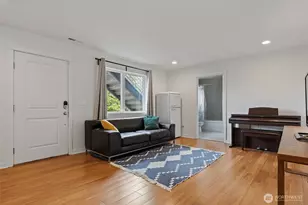 9007 Sand Point Way NE, Seattle, WA 98115 - Photo 15
