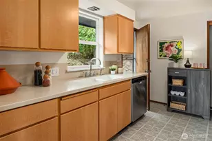 3902 S Genesee St, Seattle, WA 98118 - Photo 15