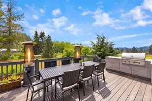 8701 NE Winslow Grove Ct, Bainbridge Island, WA 98110 - Photo 19