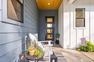 8701 NE Winslow Grove Ct, Bainbridge Island, WA 98110 - Photo 5