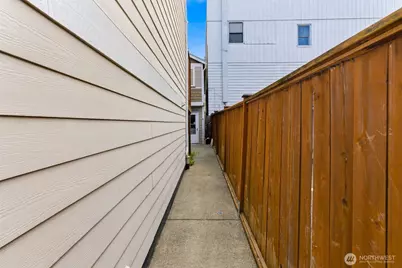 2611 6th Avenue #A, Tacoma, WA 98406 - Photo 3