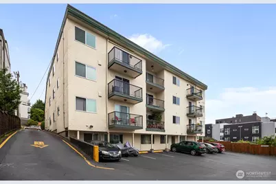 8747 Phinney Avenue N #7, Seattle, WA 98103 - Photo 13
