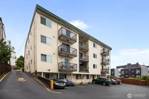 8747 Phinney Ave N, Seattle, WA 98103 - Photo 13