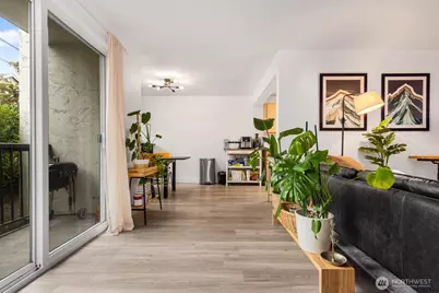 8747 Phinney Avenue N #7, Seattle, WA 98103 - Photo 5